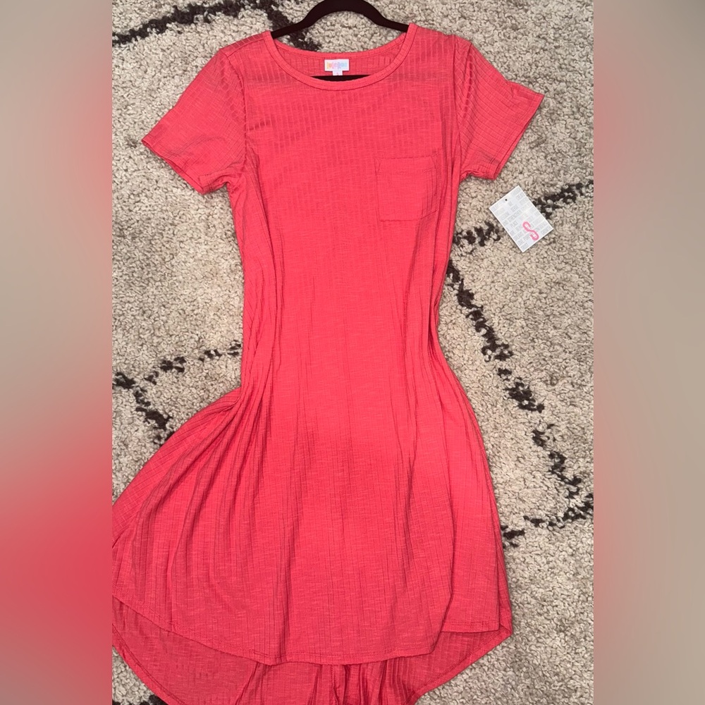 Coral Short Sleeve Dress- NWT LulaRoe Carly dress- Size Small